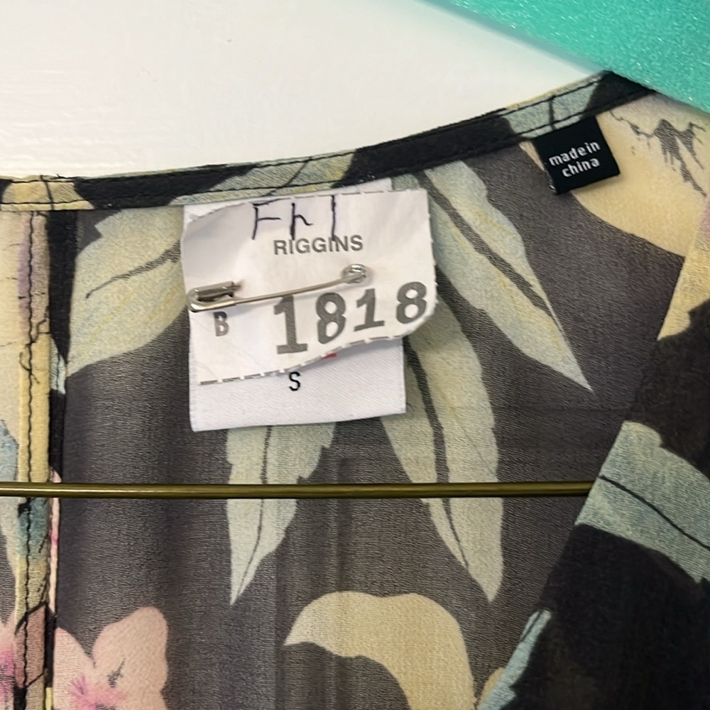 Cabi Ruffle Sleeveless Flowy Top - Picture 3 of 7